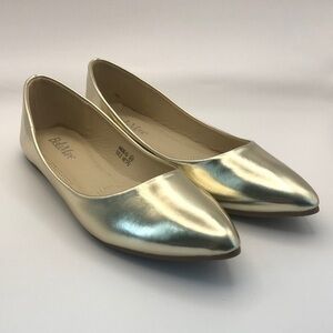 Bella Marie‎ -Angie || Gold Pointy Toe Flats - NWOB